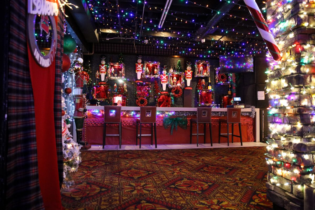 Frostys Christmas Bar Chicago 2022 Massive Christmas Bar Frosty's Opens In Lincoln Park — And It's Open Until  4 A.m. (Photos)