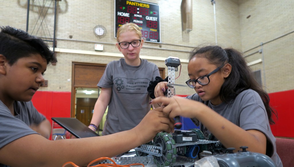 Students Build Their Own Robots At This Summer s Von Steuben Students Build Their Own Robots At This Summer s Von Steuben