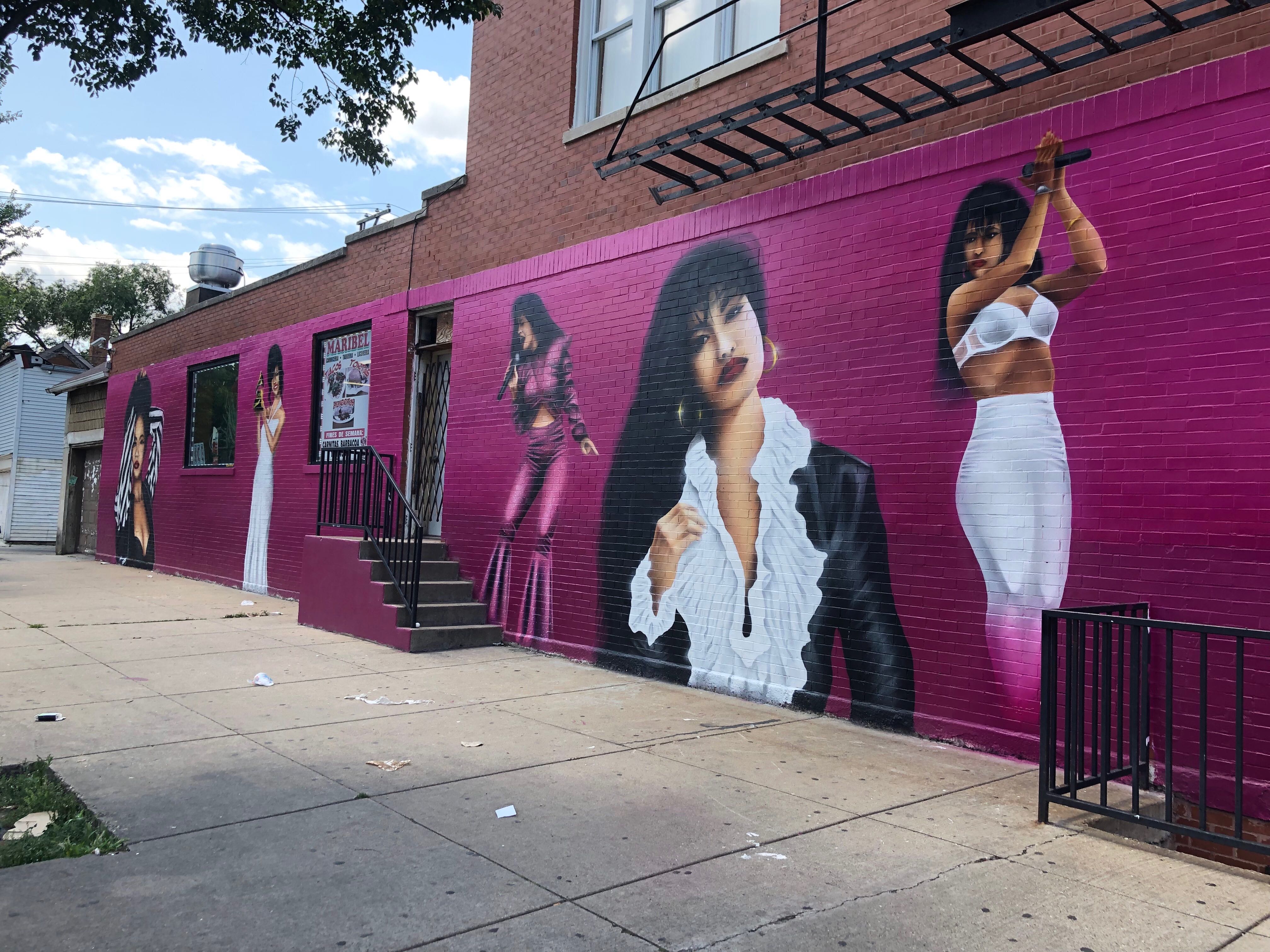 A New Selena Mural Is Drawing People Into A Local Corner Store In