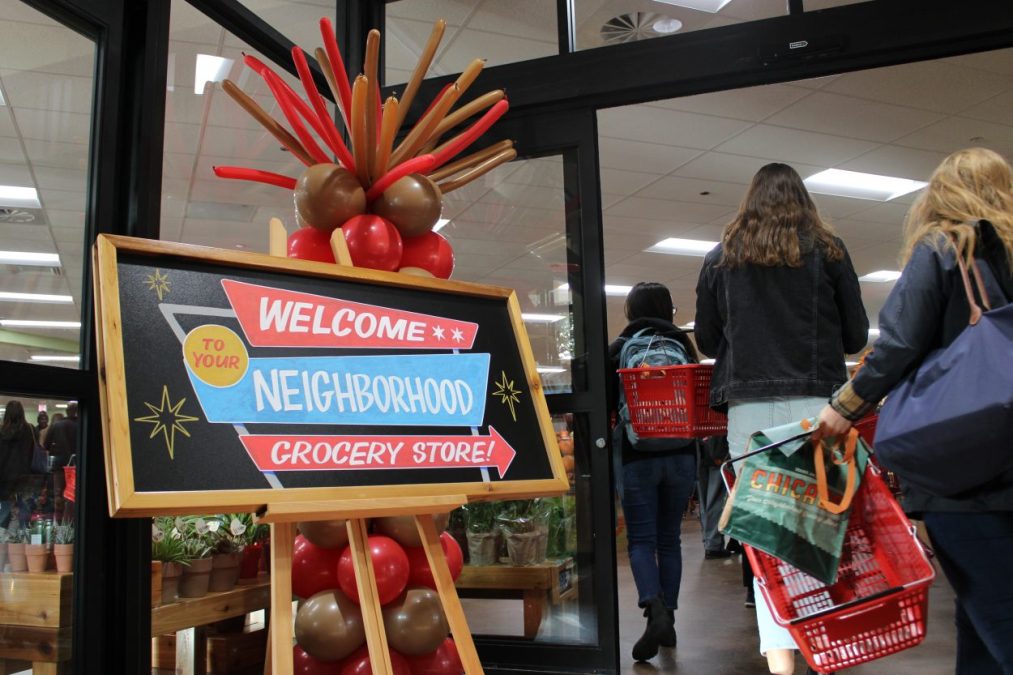 West Ridge Neighbors Rally To Bring Trader Joe's To The Area: 'There's A  Want And Demand For It'