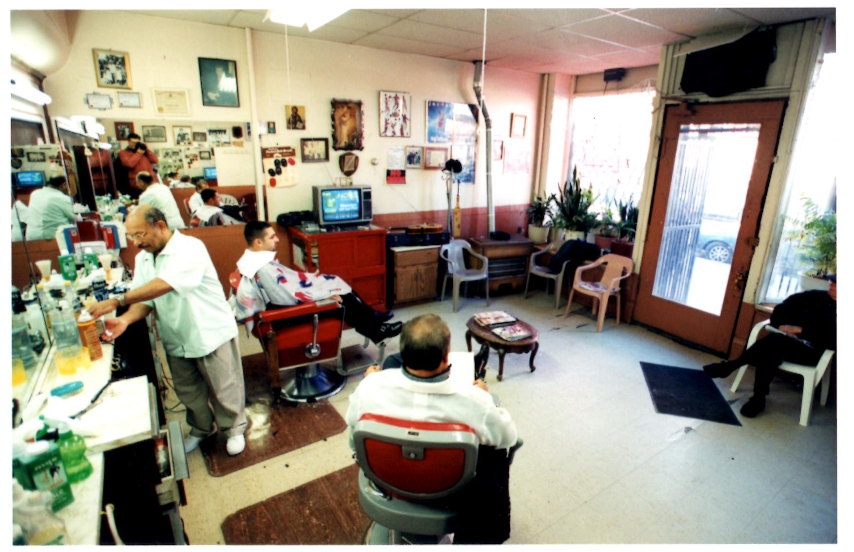 Man Behind Bucktown's Frank's Barber Shop Dies, Leaving Behind A Legacy