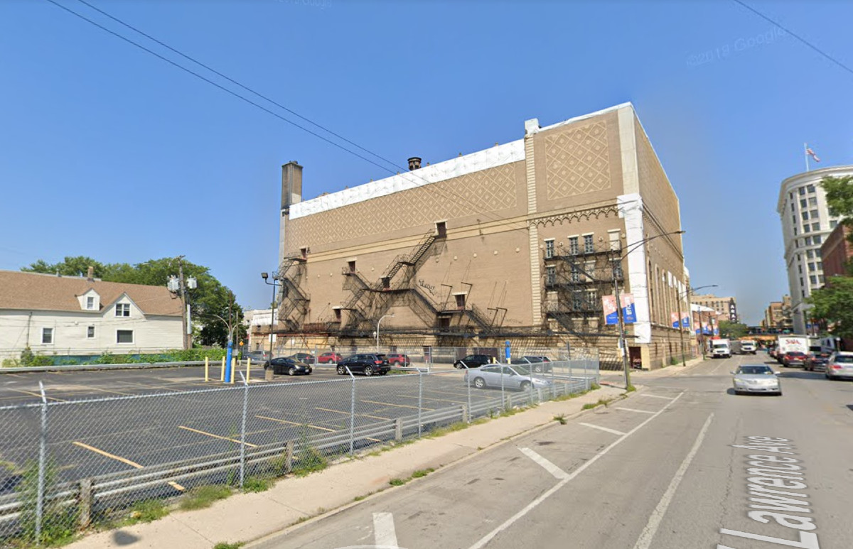 tjener Pludselig nedstigning Smigre Parking Lot Behind Uptown Theatre Will Be Turned Into 5-Story Apartment  Building