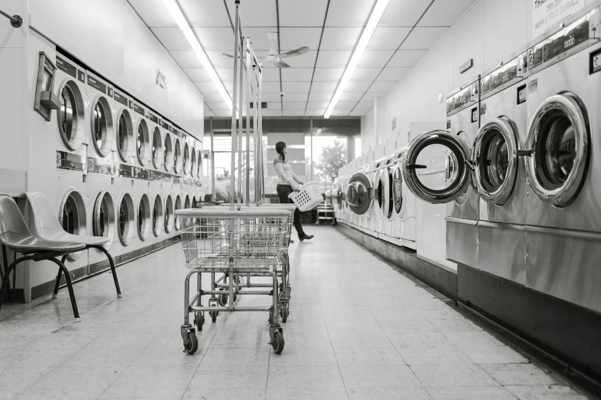 Chicago Laundromat Offering Emergency Responders And Health Care Workers Free Laundry Services