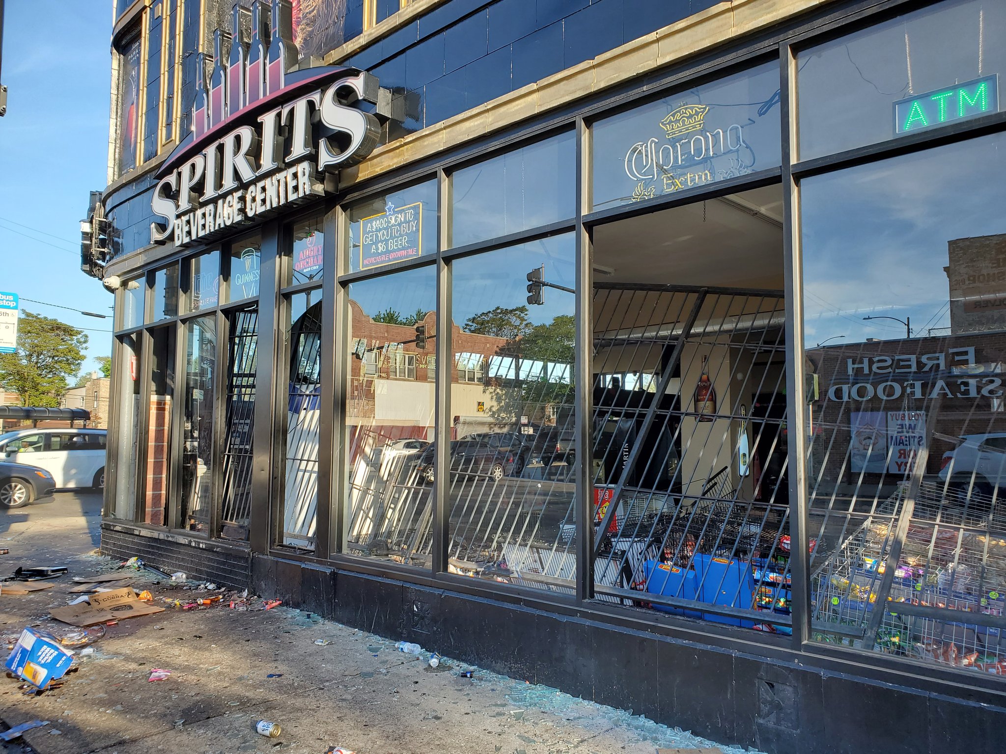 Activists Beg People Looting Chicago Please Don't Destroy Our