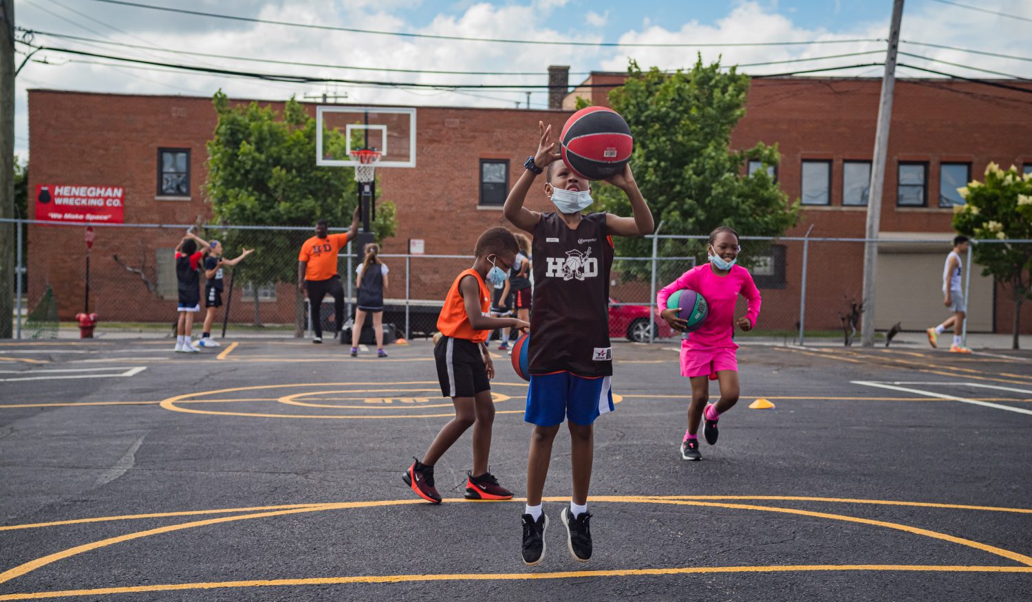 'Hoopademix' Summer Basketball Camp Brings Chicago Kids Together — At A