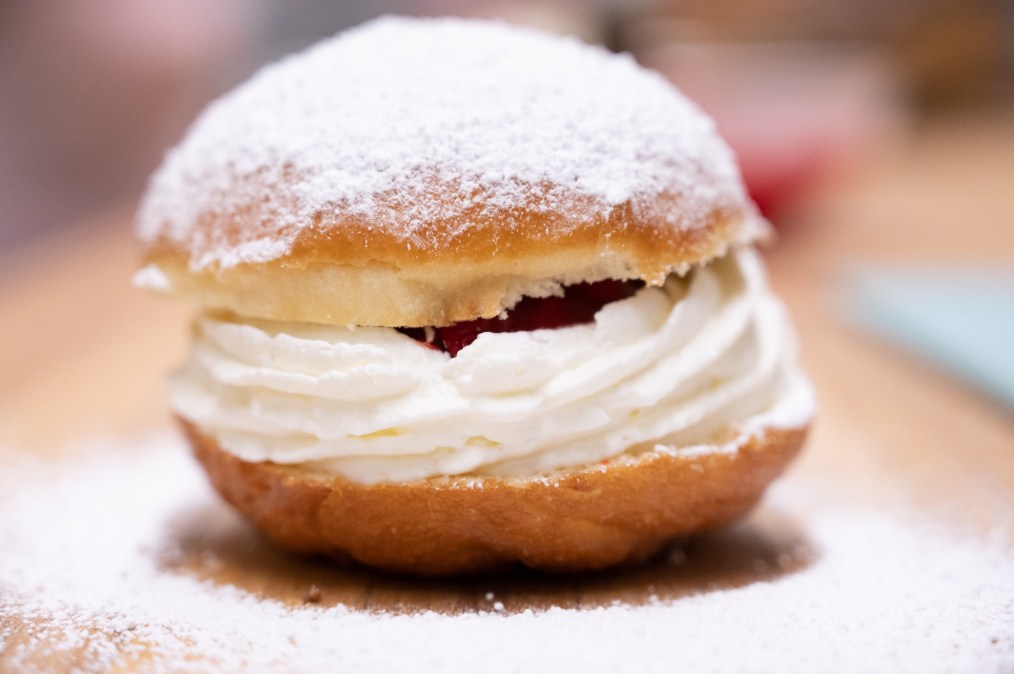 How To Make Paczki For Fat Tuesday At Home (VIDEO)