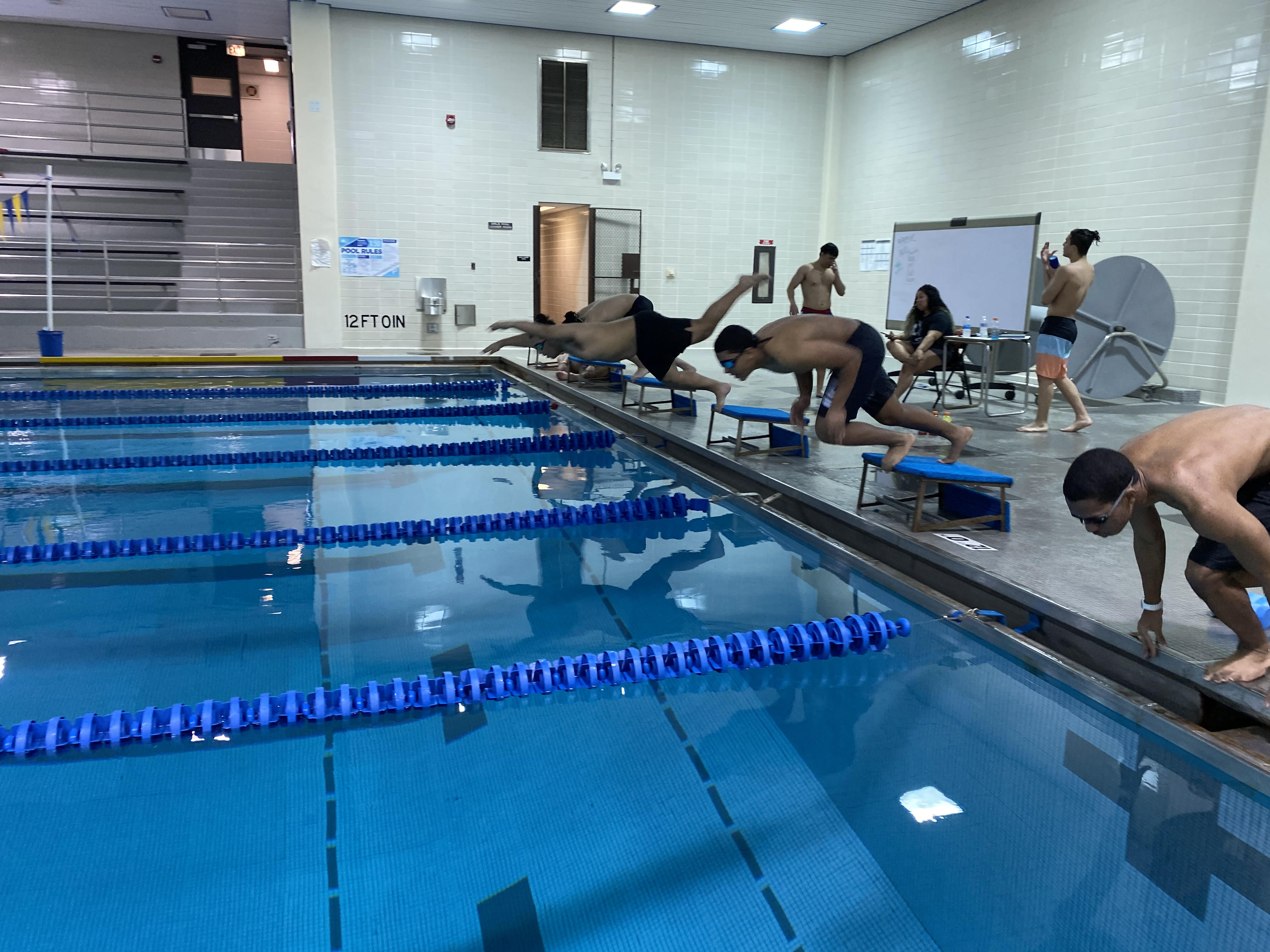 humboldt-park-s-roberto-clemente-high-school-brings-back-boys-swim-team