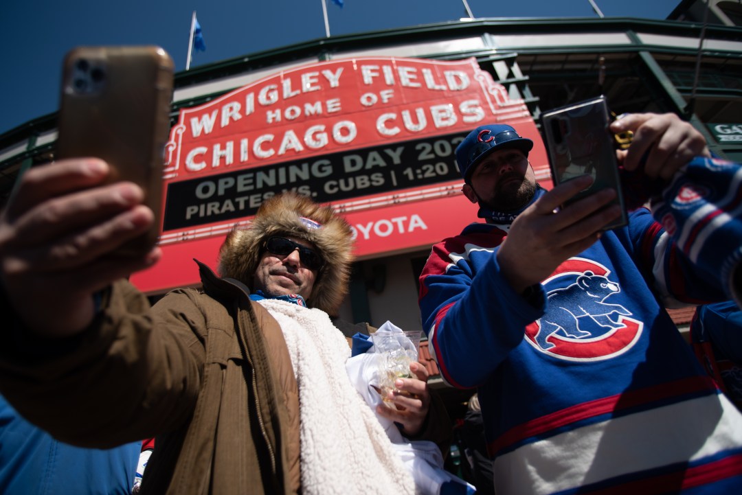 Cubs open their own souvenir shop across street from Wrigley