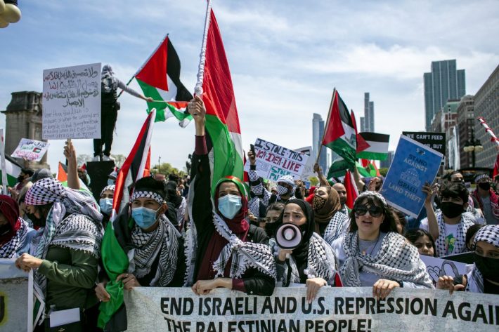 Thousands March Through Downtown Chicago Sunday In Solidarity With ...