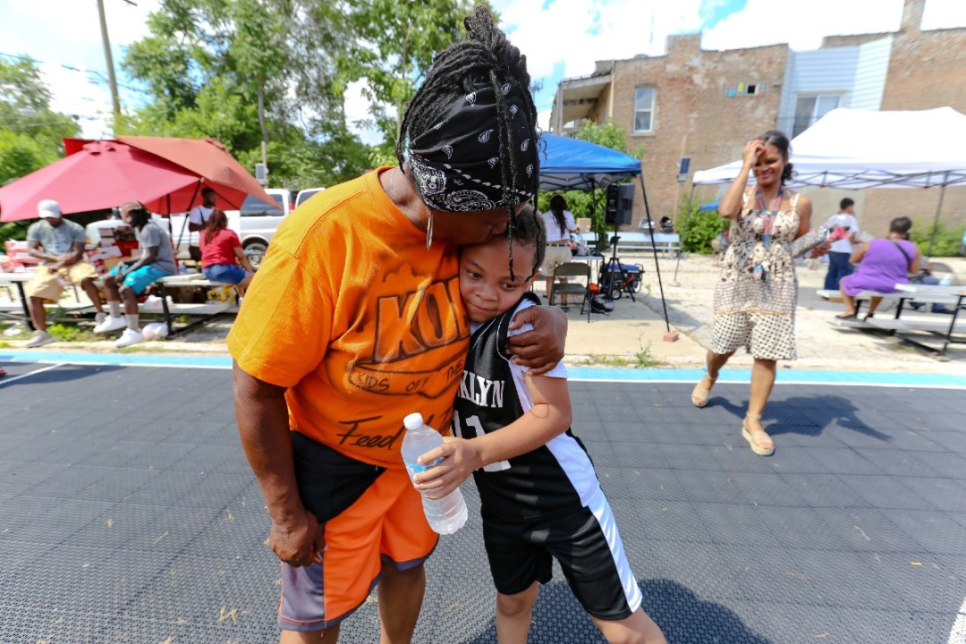 In Chicago’s Roseland Neighborhood, A Mix Of Grief And Perseverance