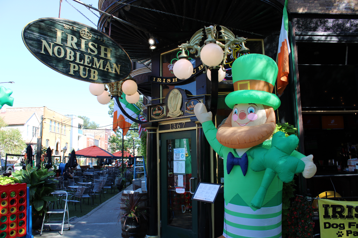 Irish Nobleman Owner Wonders If Santa's Eviction From Bar's Holiday Display  Was La Spata's Political Payback