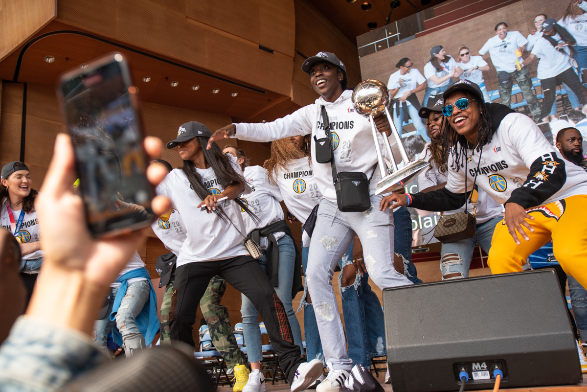 Chicago Sky Celebrate First Championship With Triumphant Parade, Rally