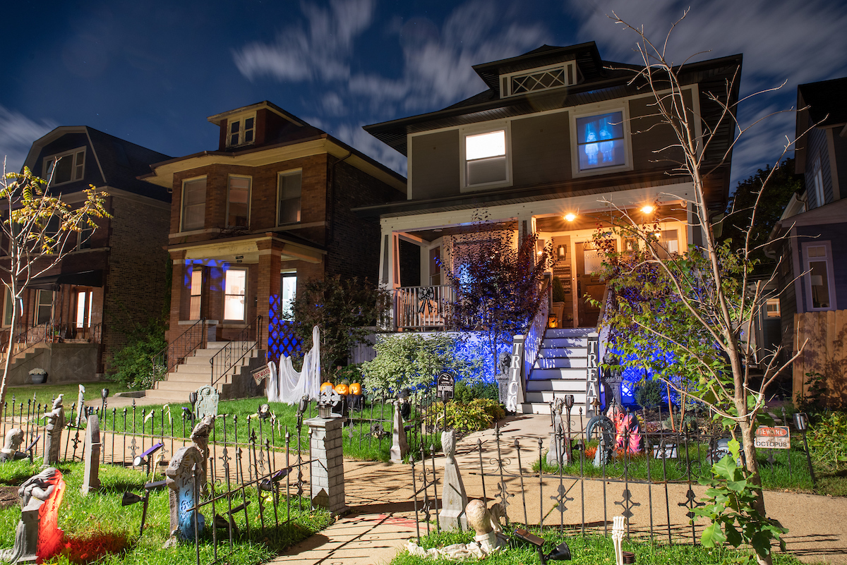 Halloween In Chicago 33 Photos Of The BestDecorated Spots In The City