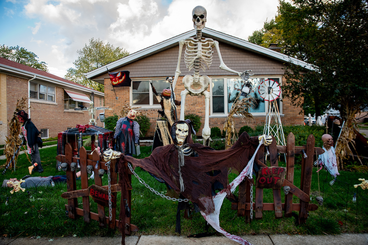 Halloween In Chicago 33 Photos Of The BestDecorated Spots In The City