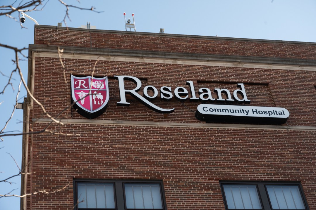 Roseland Community Hospital resumes mobile dental program, bringing exams and education to young South Cider