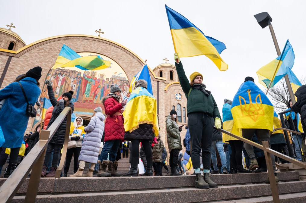 hundreds-rally-in-ukrainian-village-to-condemn-russian-invasion-we