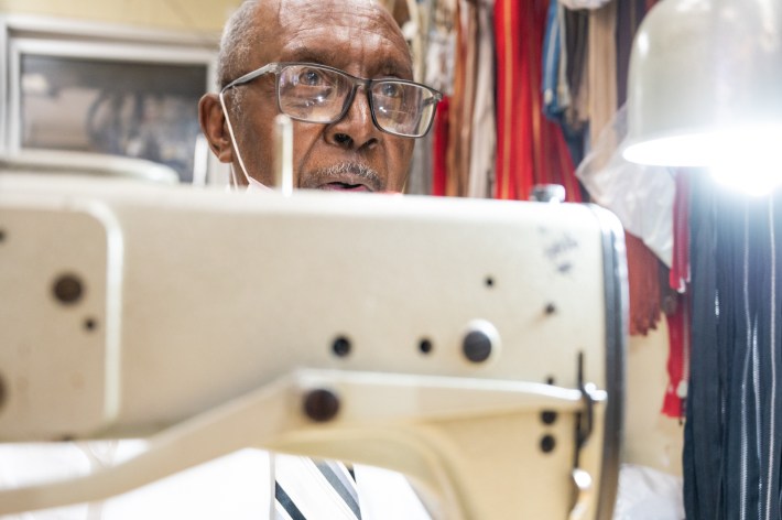 Chatham's TailoRite Has Made White Sox Jerseys Perfect For Game Day For 29  Years — And It's Stayed True To Its South Side Roots