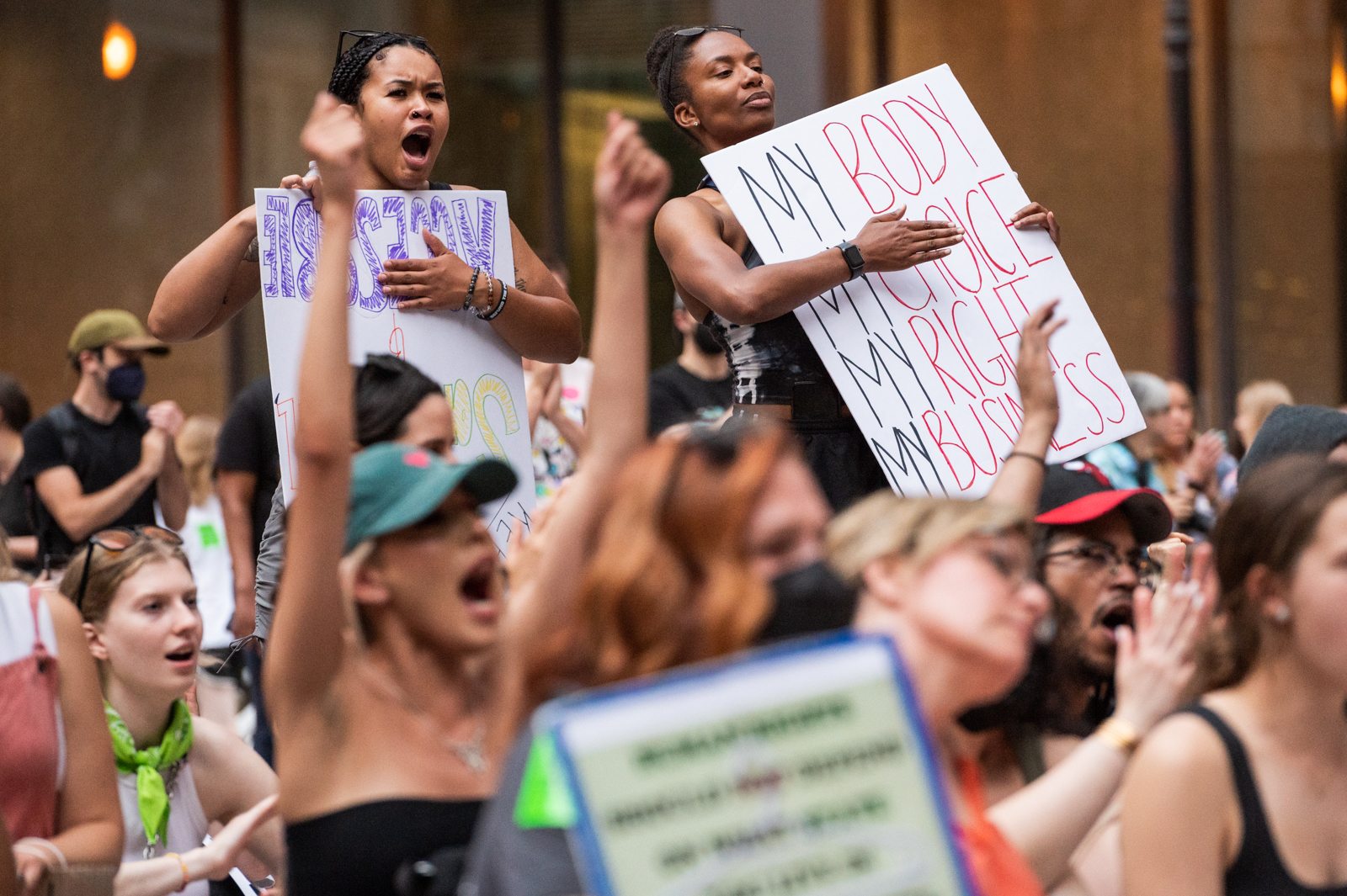 Dave Matthews Tour Bus Dumped 800 Pounds Of Poop On People Taking A