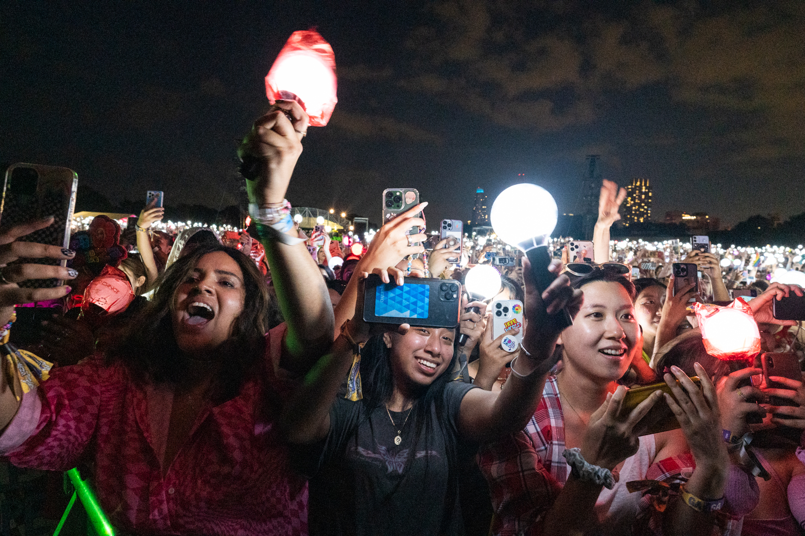 Lollapalooza Is A Wrap — But It's Coming Back For 10 More Years (And Maybe  Getting Larger)