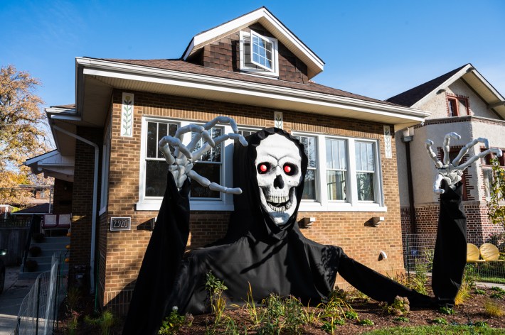 Haunted Chicago: Here's Some Of Our Favorite Neighborhood Halloween ...