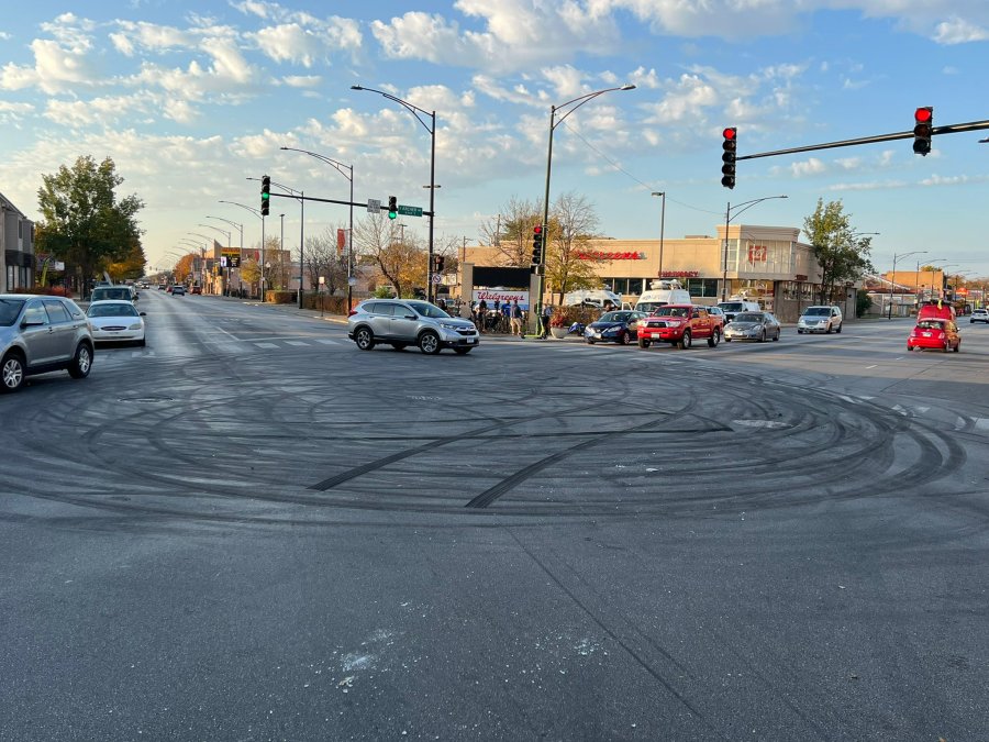 3 Killed, 2 Wounded In Mass Shooting At Chicago's Latest Drifting