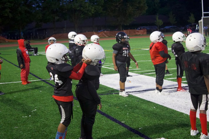 Chicago's Southside Wolfpack youth football, cheerleading team