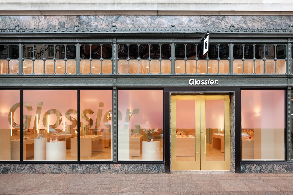 Glossier Opens First Chicago Store In Gold Coast